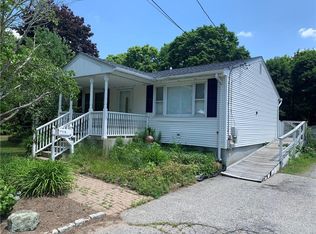 40 Esmond St, Smithfield, RI 02917
