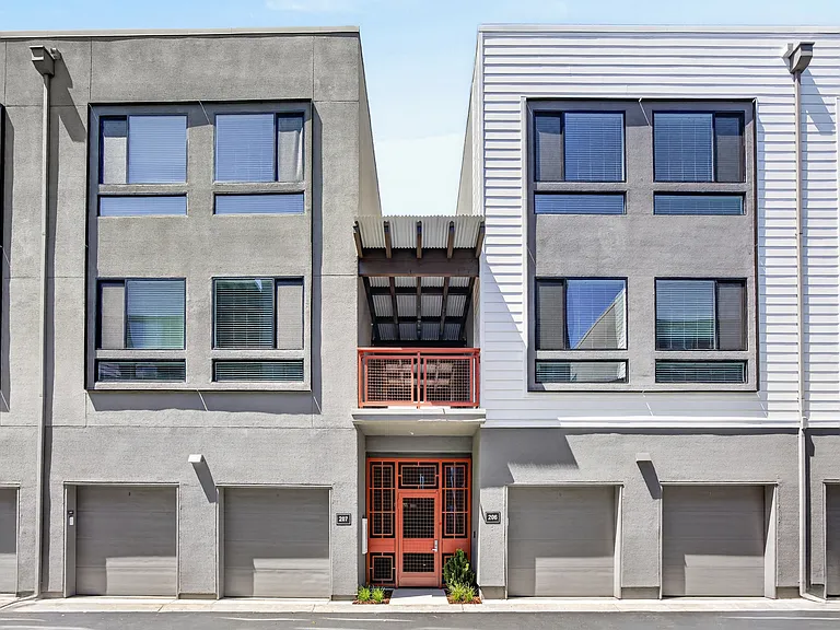 T20 Lofts — Photo 52