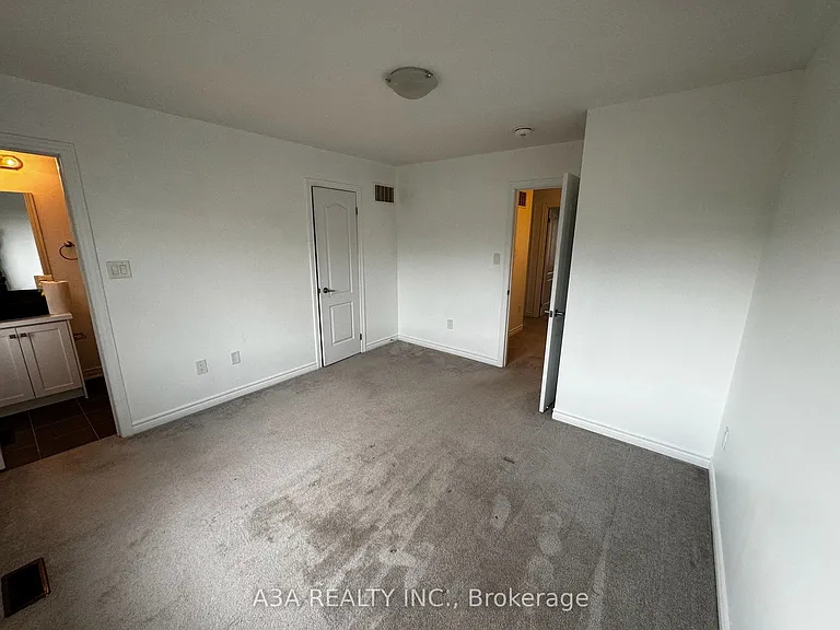 21 Deneb St — Photo 15
