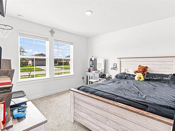 5th image of 1319 Sea Breeze Way