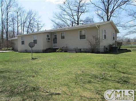 2nd image of 560 Roberts St
