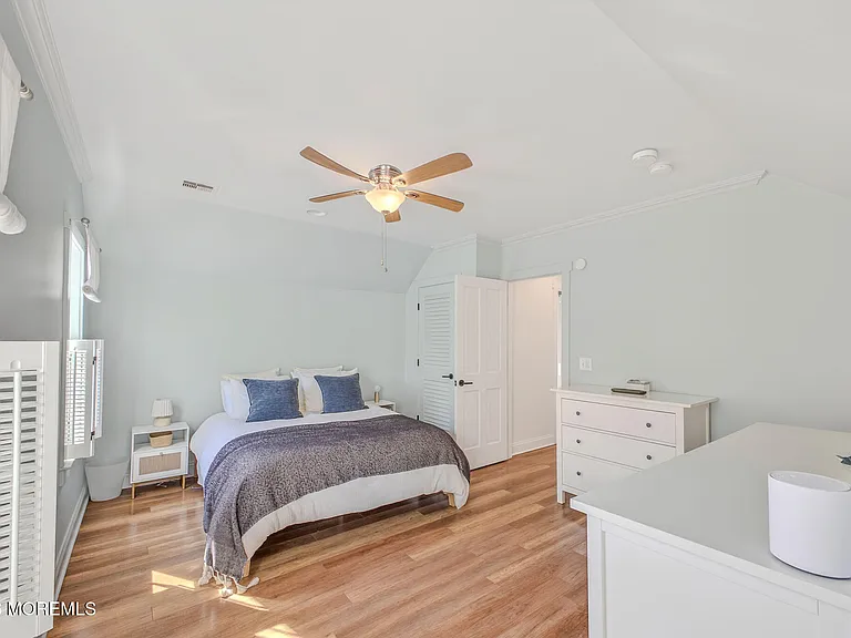 403 Sewall Ave — Photo 16
