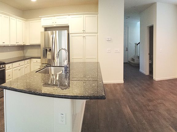 3rd image of 213 Beard St