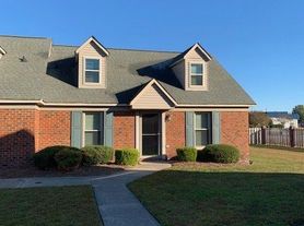 611 Main St, Winterville, NC