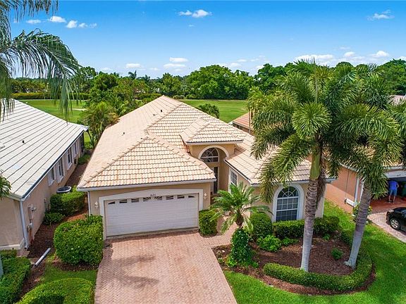 4th image of 1621 SE Ballantrae Blvd