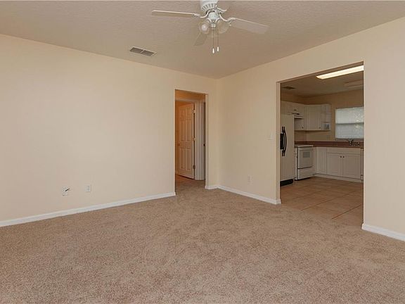 4th image of 2700 Calloway Dr