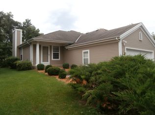2605 Pebble Valley Rd, Waukesha, WI 53188
