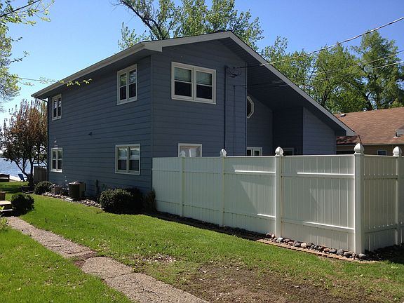 3rd image of 879 N Shore Dr