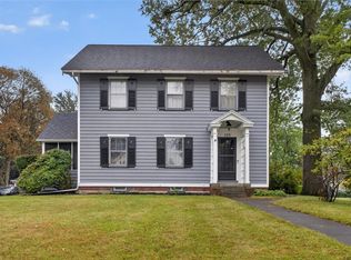 105 Seymour Rd, Rochester, NY 14609