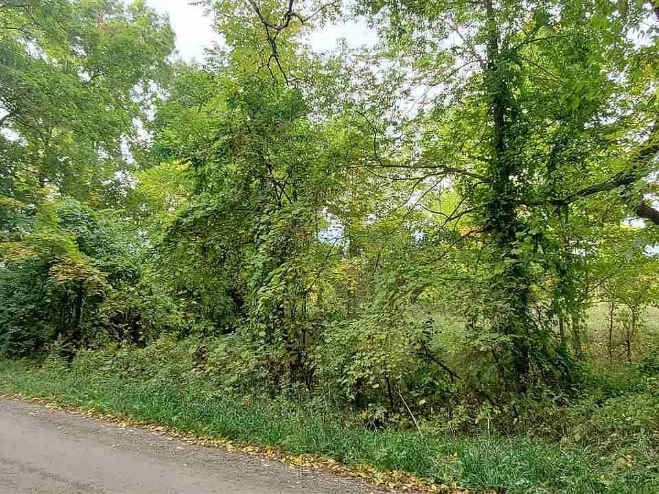 2nd image of 5826 Pawson Rd