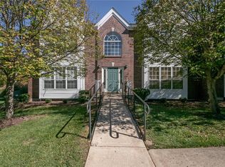 1601 Forest Springs Ln APT D, Ballwin, MO 63021