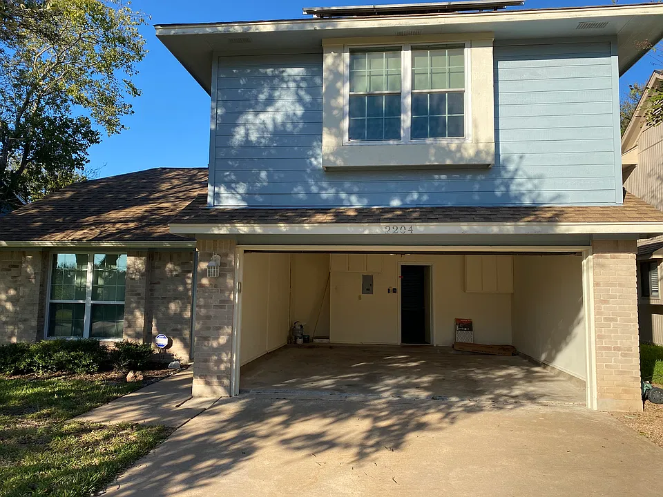 2204 Waterway Bnd