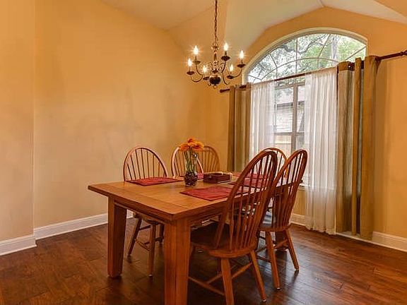 2nd image of 1711 Azalea Dr