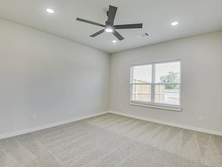 4257 Clovis Ct — Photo 13