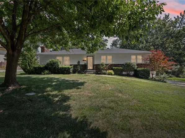 2308 NW Powderhorn Dr, Kansas City, MO 64154
