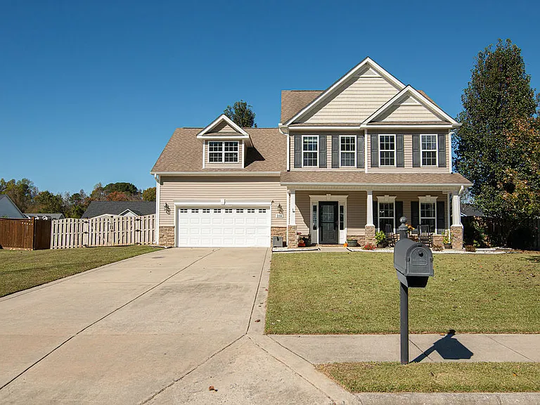 218 Maidstone Dr — Photo 1