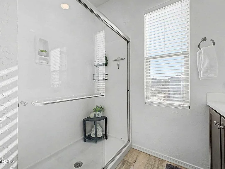 1033 S 150th Dr — Photo 15