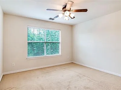 7933 Hannah St — Photo 11