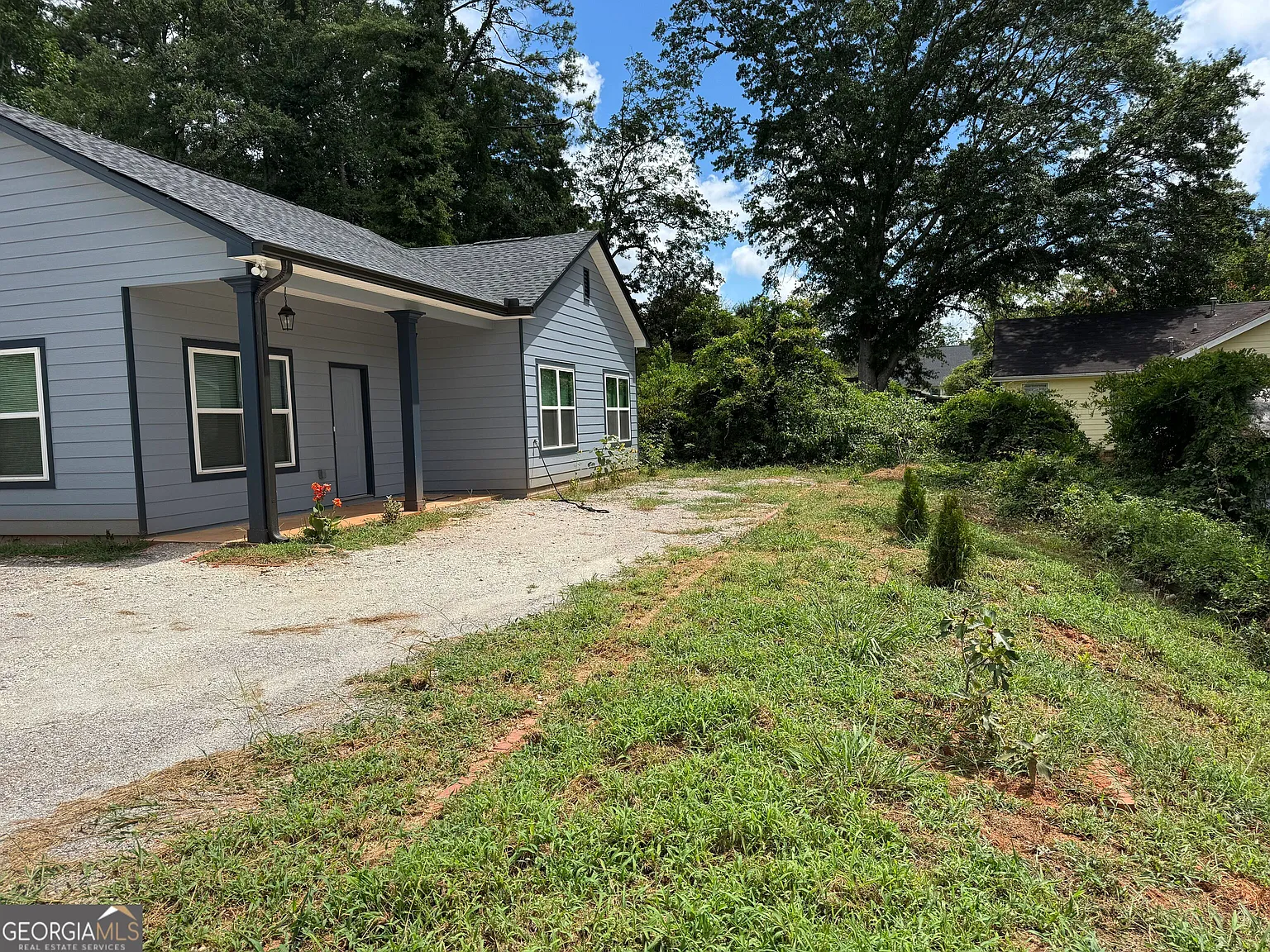 3 bed, 2.0 bath, 1350 sqft, $1,800 — Photo 2