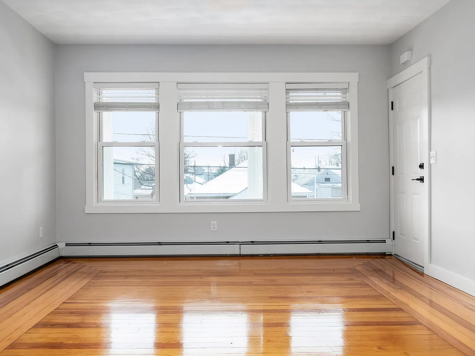 3 bed, 1200 sqft, $2,195 — Photo 3