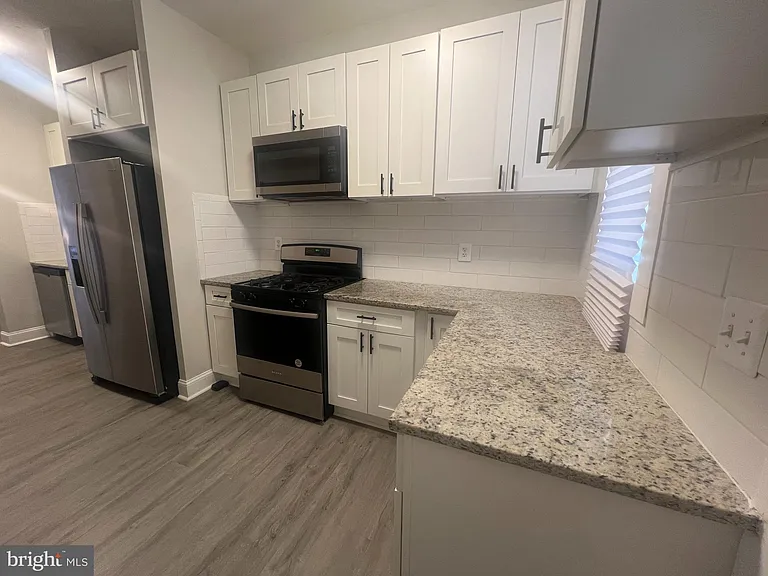 3031 Shannon Dr — Photo 9
