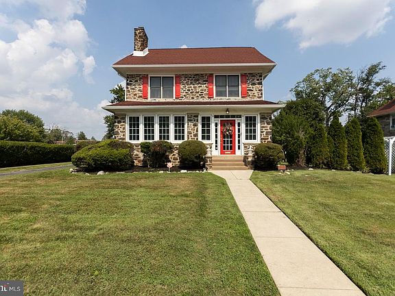 3rd image of 337 Shadeland Ave