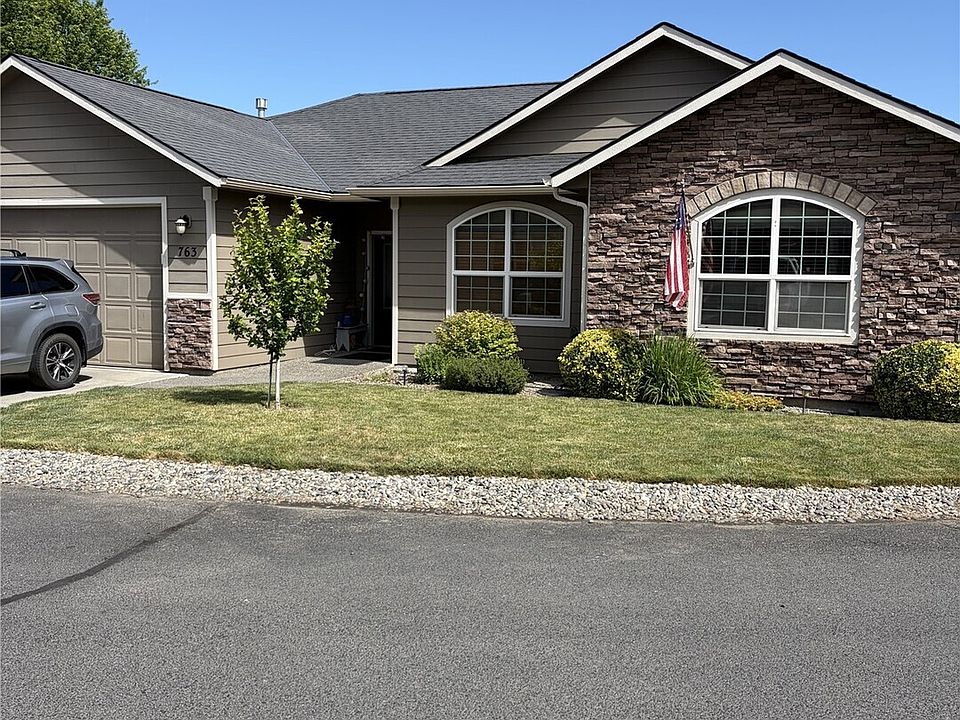 1st image of 763 SE Bedford Loop