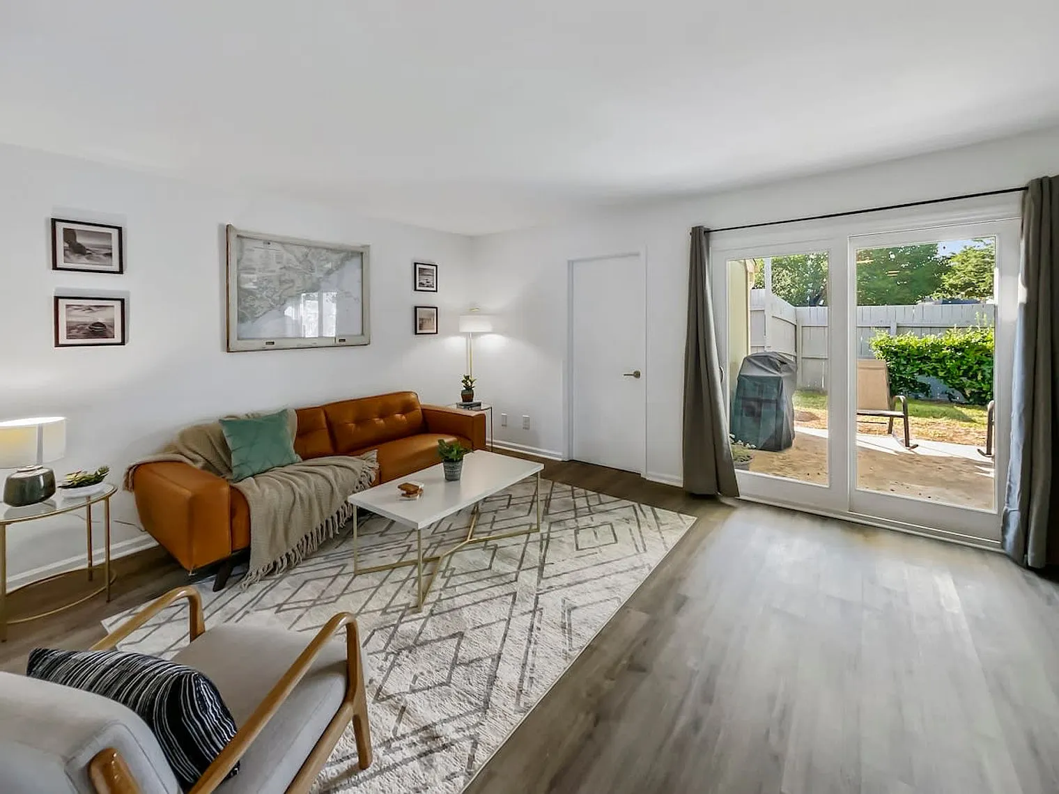 2 bed, 2.0 bath, 1270 sqft, $6,220 — Photo 4