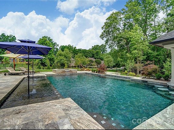 3rd image of 4815 Montibello Dr
