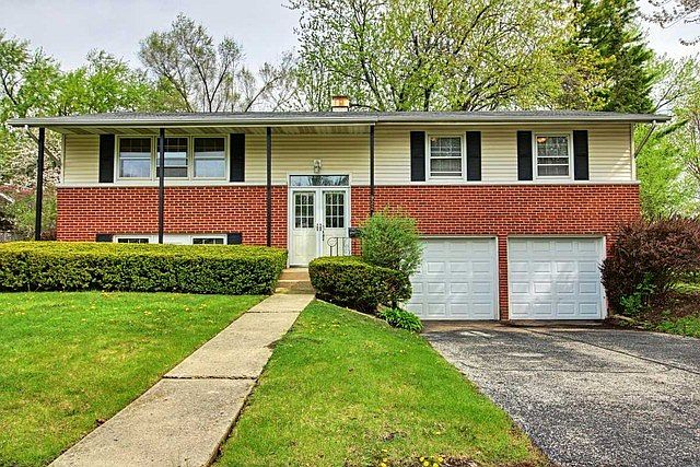 1st image of 922 E Carpenter Dr