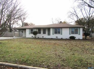 1105 Sandra St SW, Decatur, AL 35601