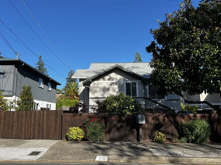 28 Cordone Dr — Photo 35