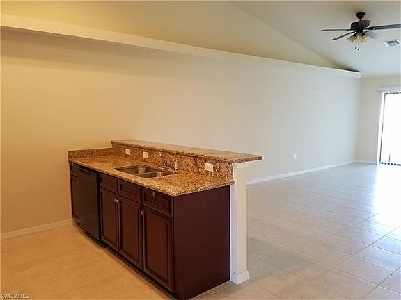 3rd image of 713 SE 5th St #715