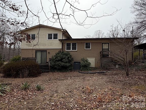 4th image of 2033 Sprucewood St