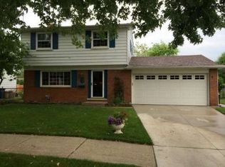 220 N Byfield St, Westland, MI 48185