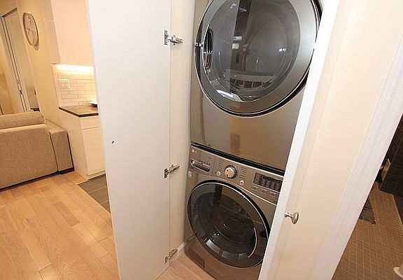 3rd image of 205 W 15th St APT 3D
