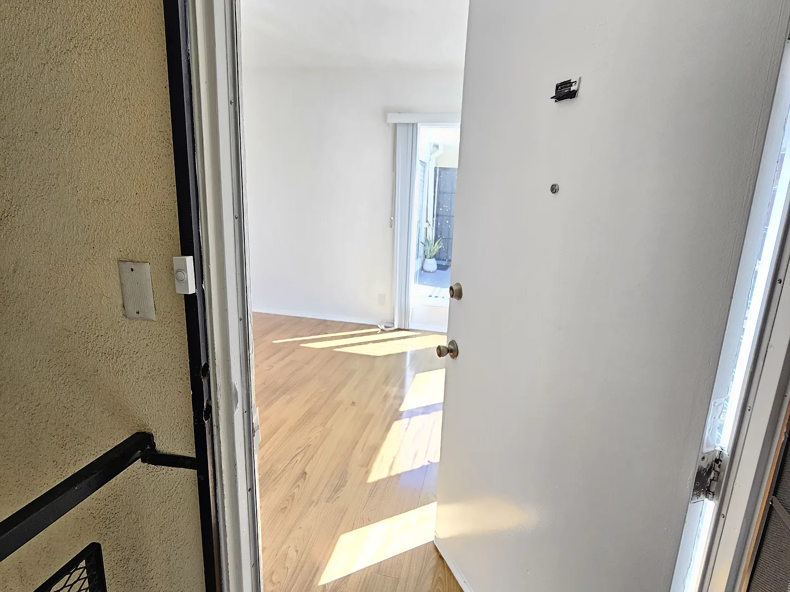 1 bed, 800 sqft, $2,095 — Photo 3