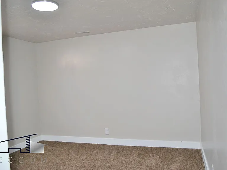 1688 N Main St — Photo 15
