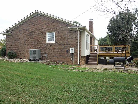 3rd image of 226 Hines St