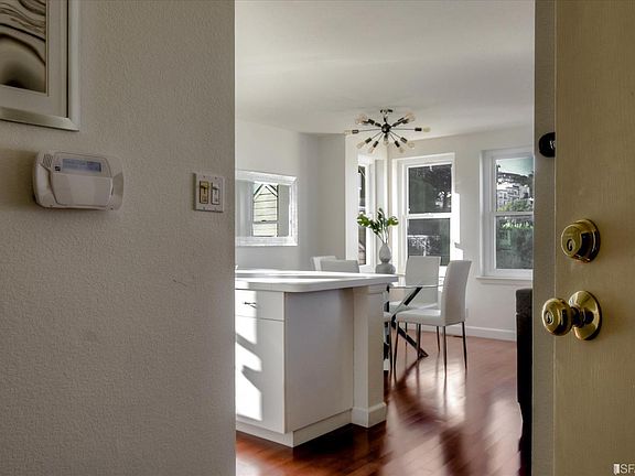 4th image of 4660 25th St