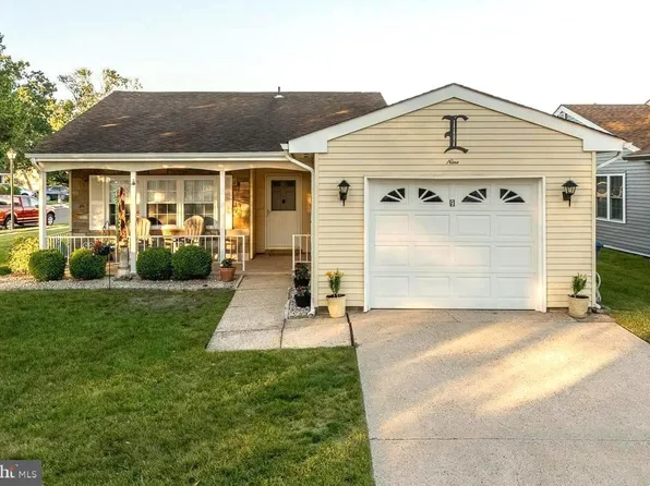 9 Chelsea Pl, Southampton, NJ 08088