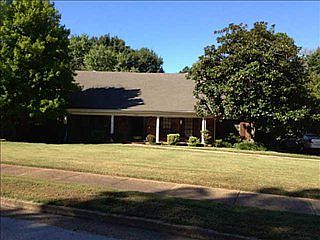 1st image of 2327 Londonderry Ln