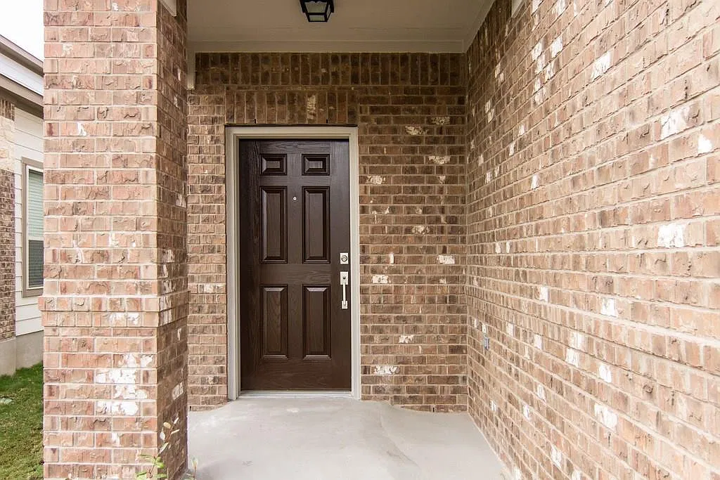 3 bed, 2.5 bath, 2061 sqft, $2,520 — Photo 4