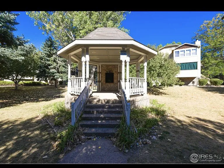 3200 Azalea Dr #E3 — Photo 4