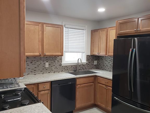 5th image of 2383 Ashurst Rd