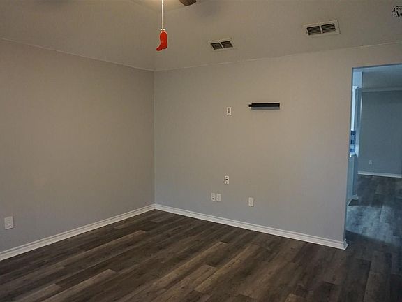 2nd image of 5216 Brookwood Dr