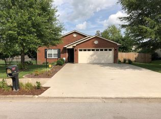 221 S Hill Rd, Versailles, KY 40383