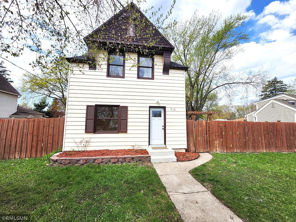 1st image of 919 Warner Ave