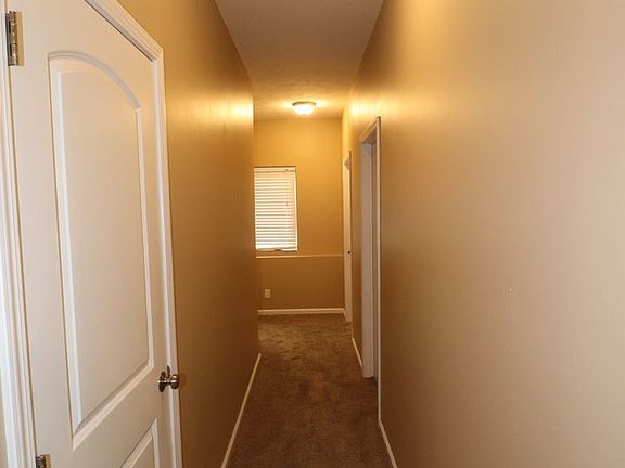 4th image of 374 Michaels Ct