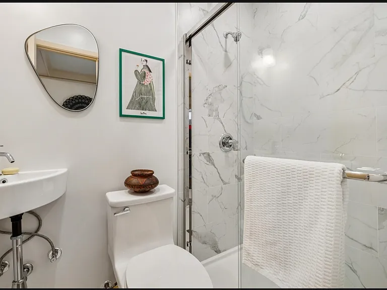 2834 Summit St #2834 — Photo 15